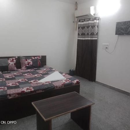 Hotel A S Palace & Restaurant By Wb Inn Agra  Exteriör bild